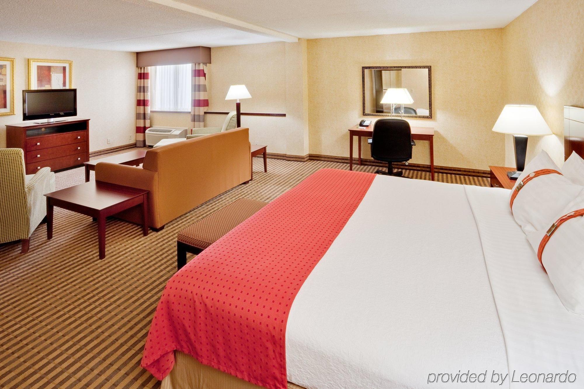 Holiday Inn Allentown Center City Room photo